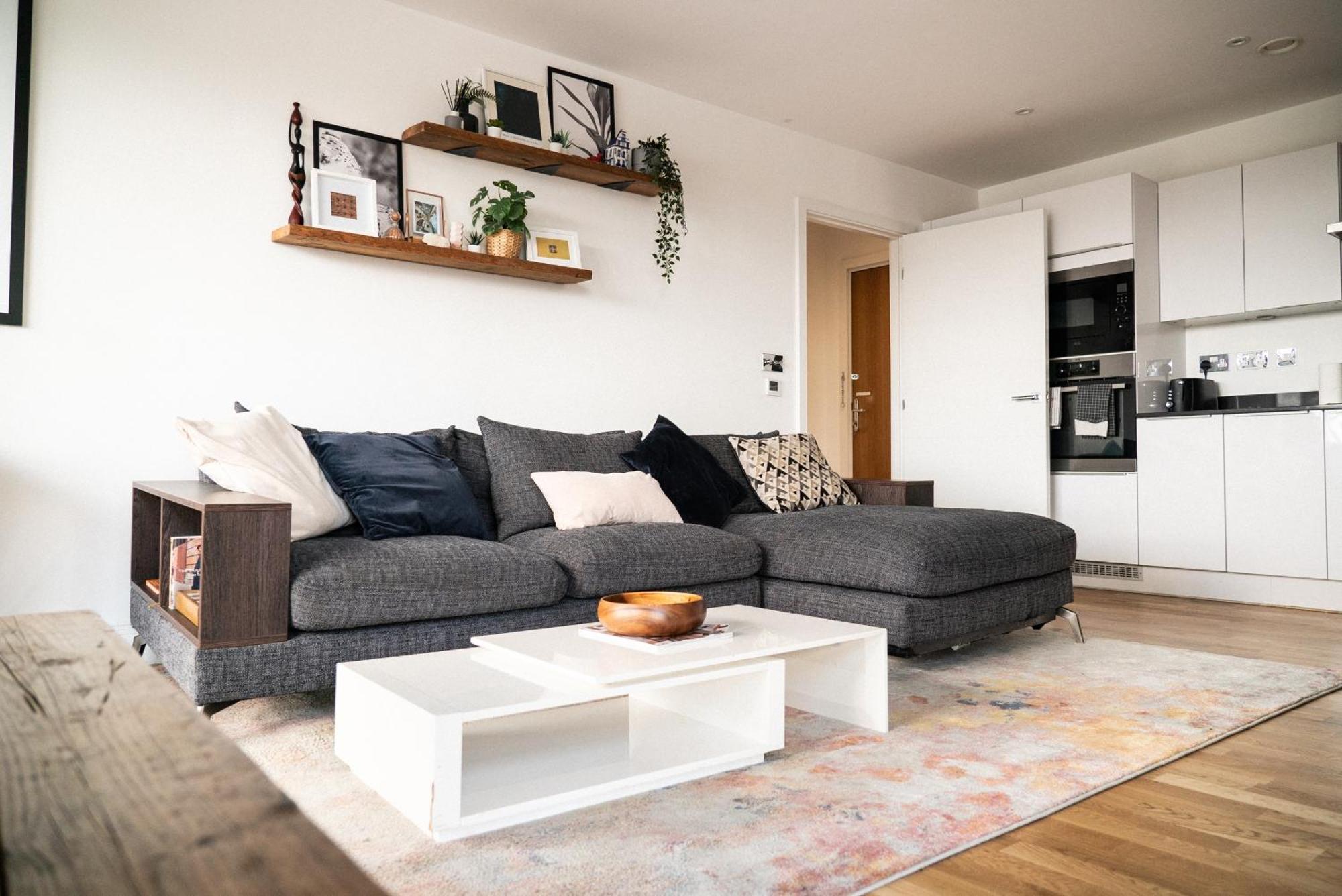 Stunning Riverside View Apartment, Near Canary Wharf & O2 London Exterior photo