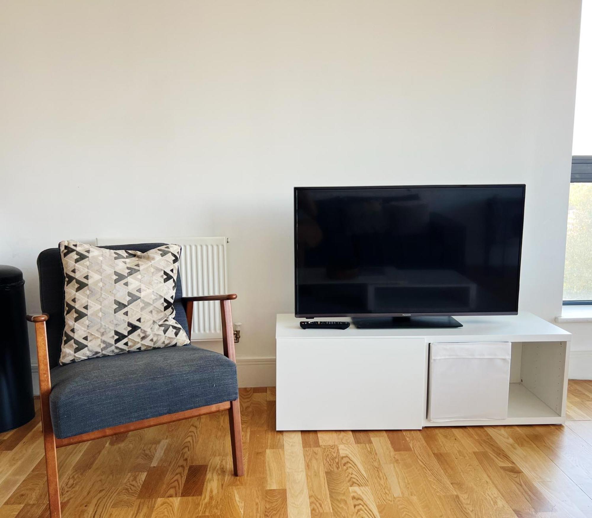 Stunning Riverside View Apartment, Near Canary Wharf & O2 London Exterior photo